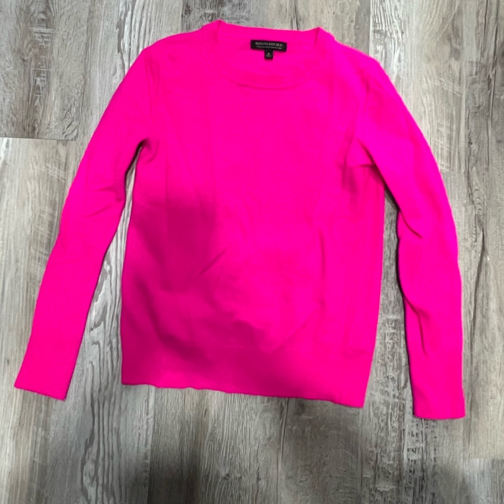 Banana republic hot pink sweater